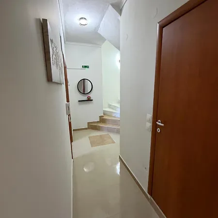 John Nik Maisonette 1 Appartamento *